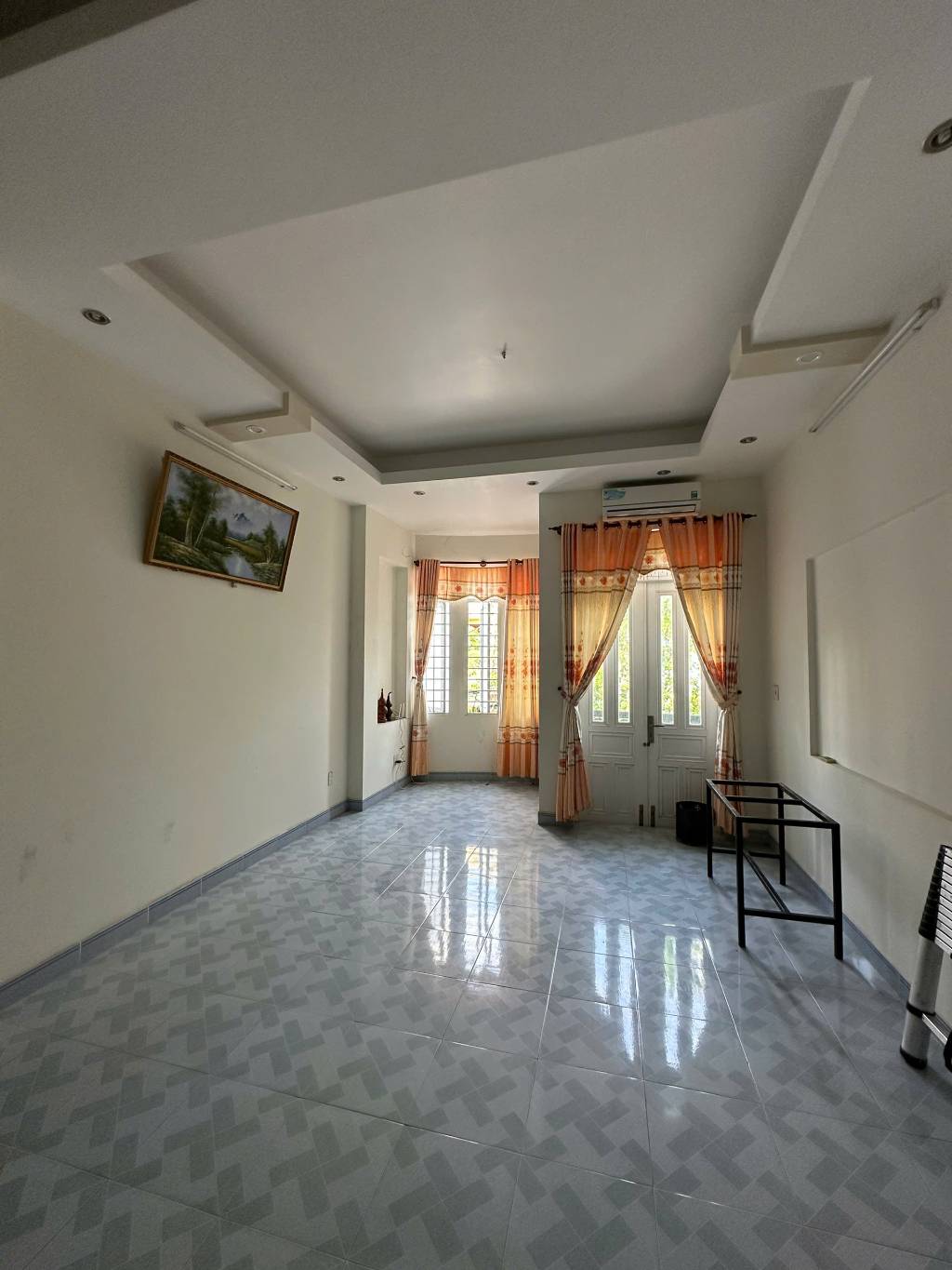 Bán nhà 1 trệt 3 lầu Khu Đại An, Phường 9 - DT: 80M2 (4.2x19)M - TB - Giá: 10.5 Tỷ
