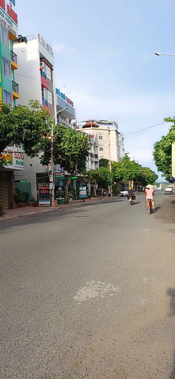 BÁN NHÀ NGHỈ MẶT TIỀN KĐT CHÍ LINH – 72M – 4,5x16M – TB - GIÁ 9TỶ