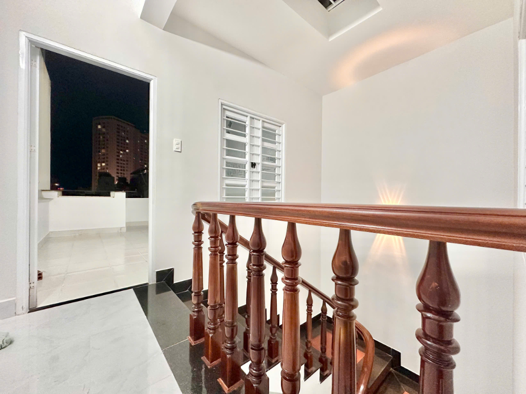 Bán Nhà 1 Trệt 2 Lầu Hoàng Hoa Thám - Phường Vũng Tàu - 52.4M2  KT(4.2 x 12.6)M - TB  - Giá  8.7 Tỷ