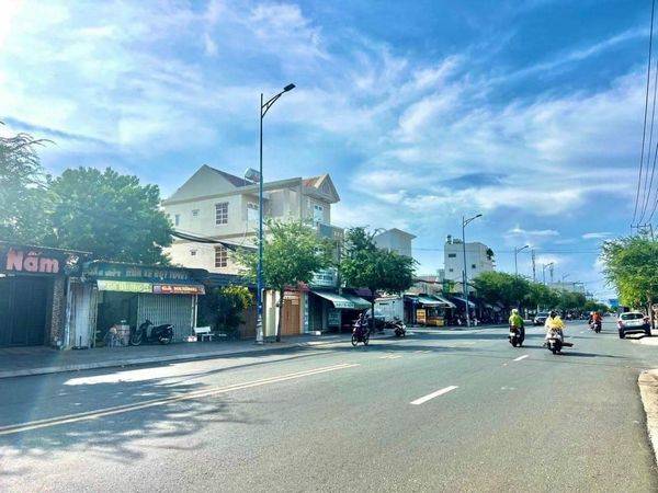 Bán nhà mặt tiền nguyễn hữu cảnh, p. thắng nhất, vũng tàu_ 82,4m_ 5,1x17,5m_ giá 12 tỷ