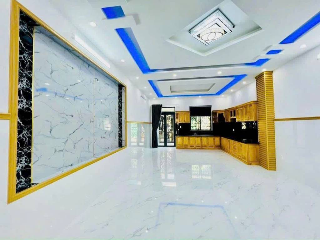 Bán Nhà  1 Trệt 4 Lầu (2 Mặt Tiền) Đường Lạc Long Quân, P. Vũng Tàu, HCM - 141M2  KT(5 x 28)M -ĐN- Giá: 17 Tỷ