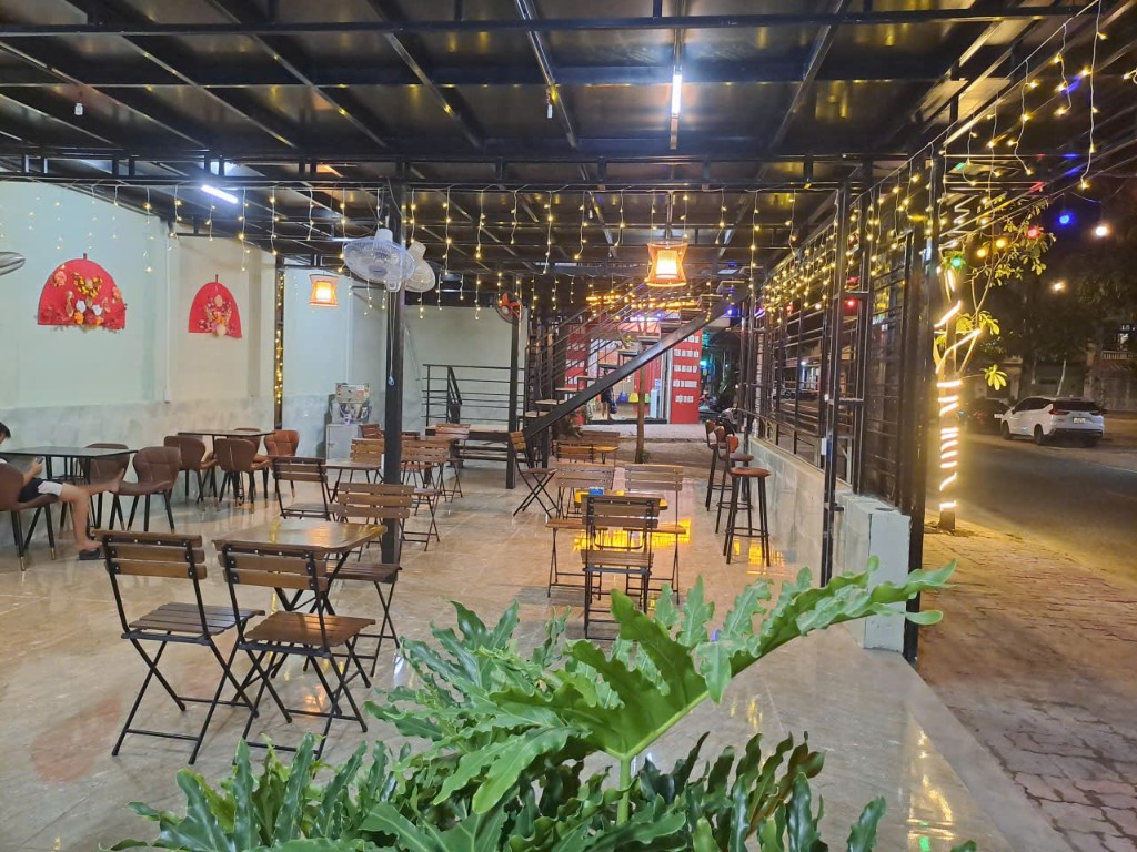 Sang quán caffee (lô góc) mặt tiền Đối Diện công viên ở KĐT Chí Linh (SEAVIEW) - Giá 13 Triệu/tháng