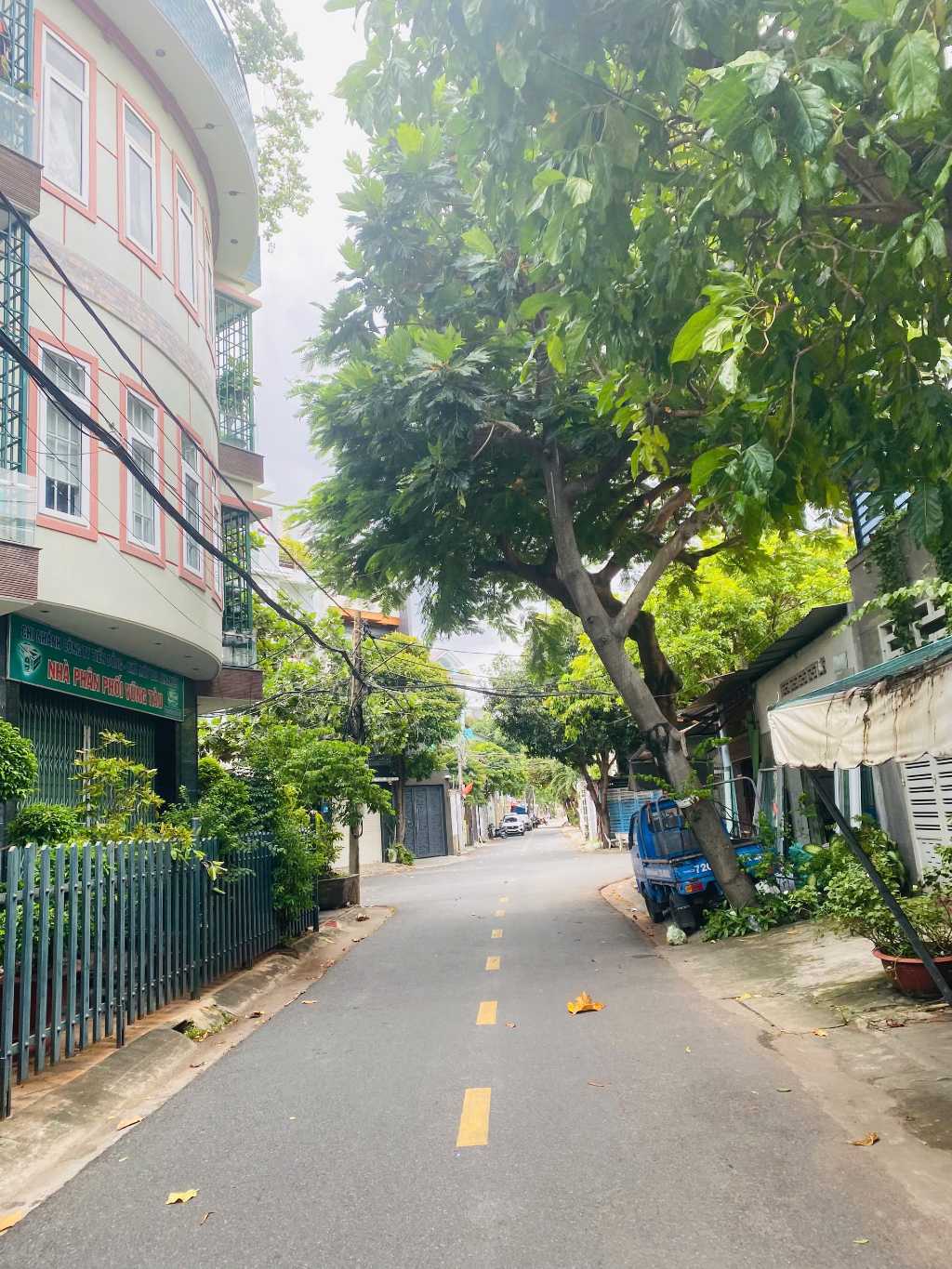 Bán Nhà 1 Trệt 2 Lầu Đường Nguyễn Trọng Quản, P. 8, Vũng Tàu - 100M2  KT(5 x 20)M - TB- Giá: 9.1 Tỷ