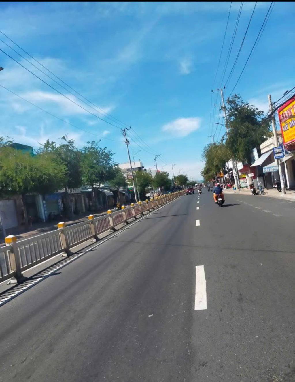 Bán Nhà 2MT đường 30/4, P12, TP Vũng Tàu - Hoàn Công - 217M2 (10.6x20.3)M - Giá: 12 Tỷ (TL)