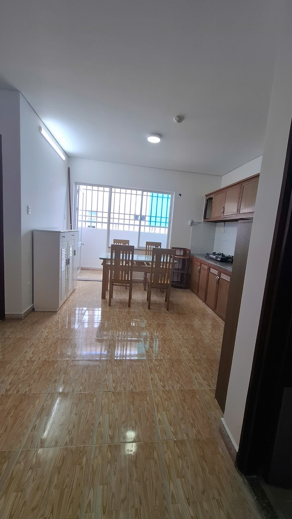 BÁN CĂN HỘ LAKESIDE - CĂN GÓC - 74M - 2PN 1WC - TẦNG TRUNG - VIEW HỒ - FULL NỘI THẤT - GIÁ 2.6 TỶ