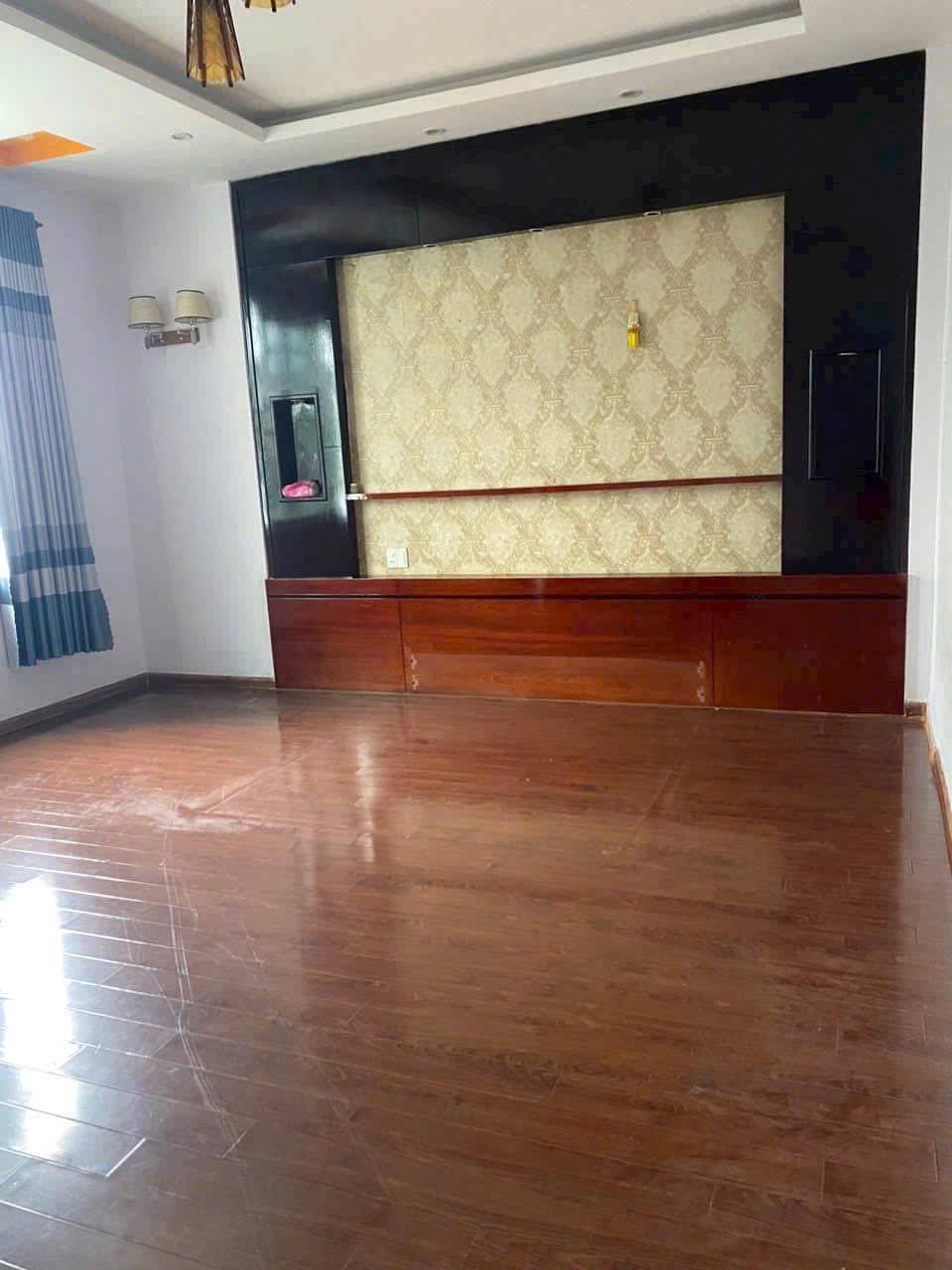 Bán Nhà MT đường 30/4, P12, TP Vũng Tàu - 102M2 (6.32x15.3)M - Giá: 13 Tỷ (TL)