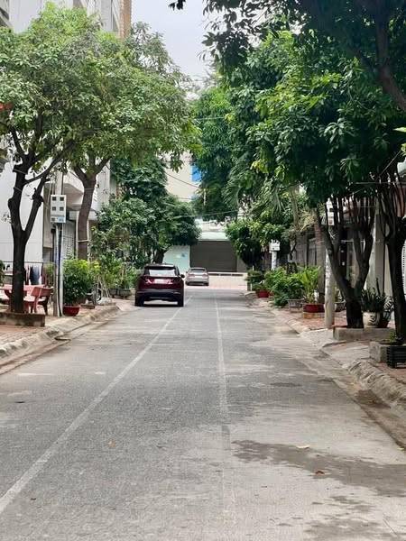 Bán Nhà 1 Trệt 2 Lầu KĐT Chí Linh- P. Tam Thắng -  Vũng Tàu - 80.1M2  KT(5.25 x 15.25)M - TN- Giá: 12 Tỷ
