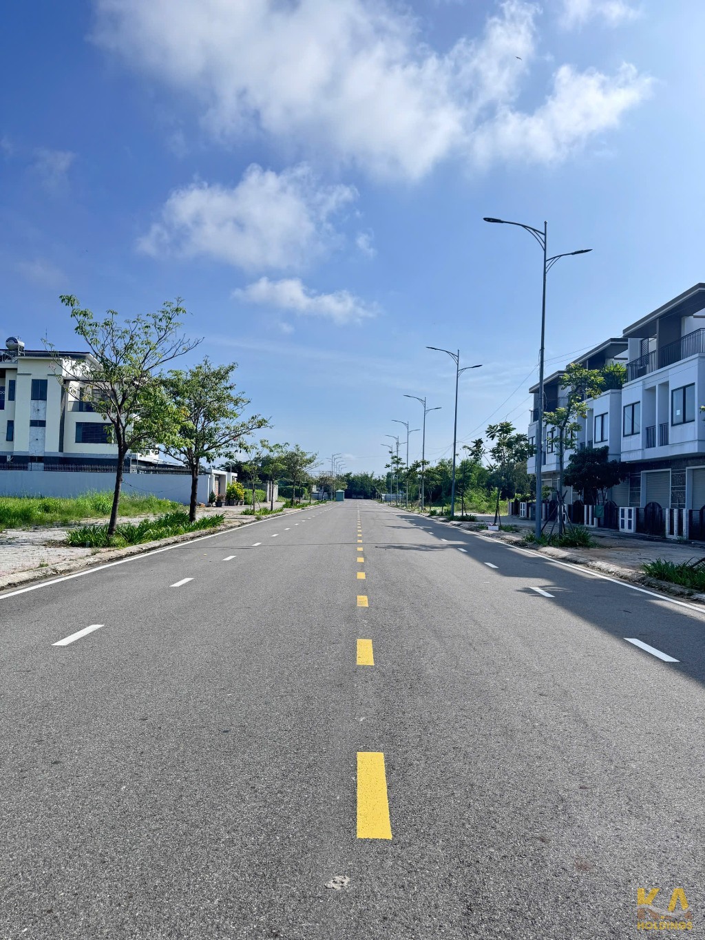 BÁN NHÀ THE LIGHT CITY - ĐƯỜNG CHI LĂNG - P.12 - 100M (5x20) - ĐÔNG NAM - SỔ ĐỎ  - GIÁ 6.3 TỶ