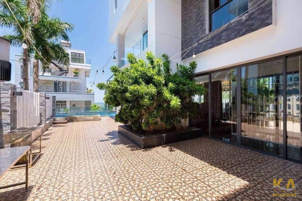 BÁN BIỆT THỰ ĐƯỜNG TRẦN PHÚ  P.5 - 1 TRỆT 3 LẦU 1 HẦM - HỒ BƠI - 453M - HOÀN CÔNG - GARA ĐỂ XE - GIÁ 45 TỶ (TL)
