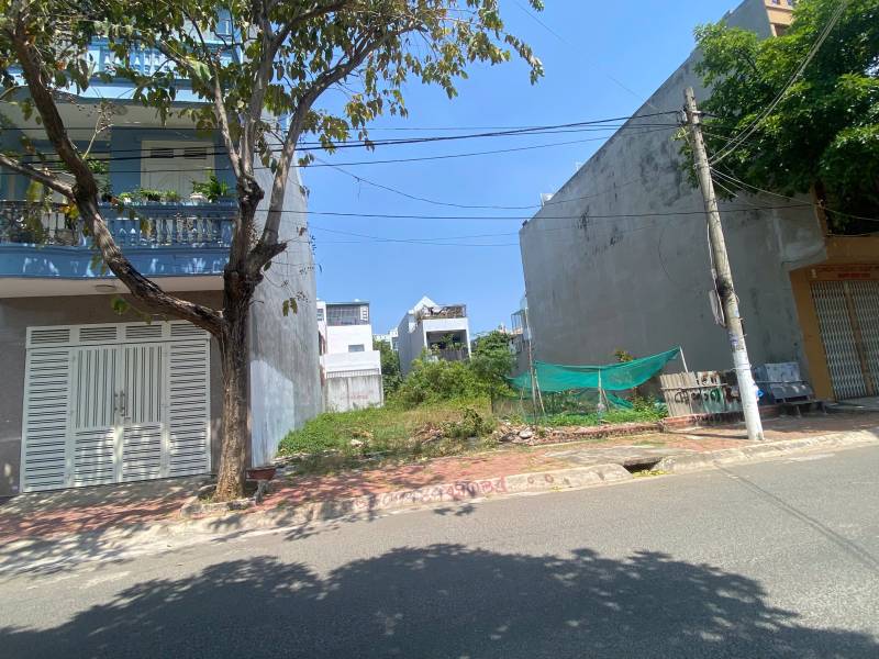 Bán đất trục chính KĐT Chí LInh - Thắng Nhất - Vũng Tàu. - DT: 117M  (4.5 x 26)M - ĐN - Giá: 8,2 Tỷ