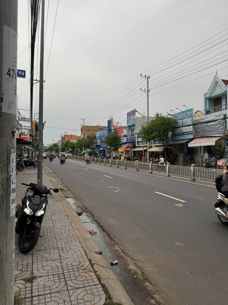 Bán Nhà cấp 4 Mặt Tiền đường 30/4 Phường Rạch Dừa  Vũng Tàu - 253m2( 6,04 x 30,5)M- TB- Giá: 19,5 Tỷ