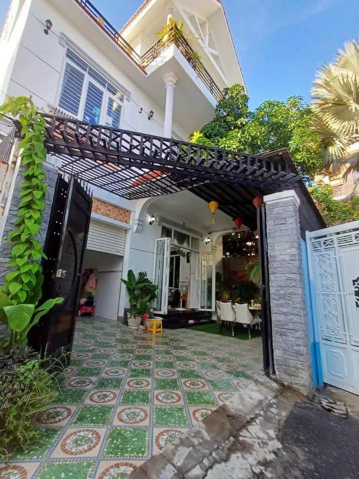 BÁN BIỆT THỰ HẺM ÔTÔ ĐƯỜNG PHAN CHU TRINH, P2, 148M (10,22 x 15,7) - ĐÔNG NAM - GIÁ 13,9 TỶ