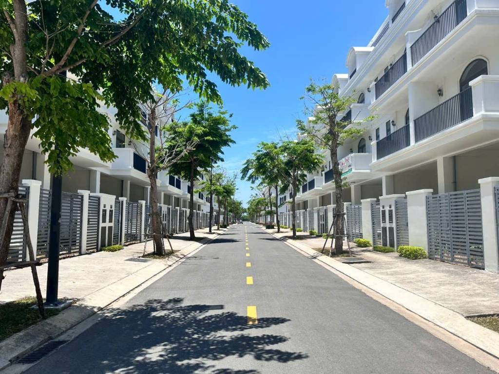 Bán Nhà Liền Kề KDC LAVIDA (Căn góc mảng xanh) , Phường 12 - DT: 88.4M2 (5.2x17)M - TB - Giá: 8.2 Tỷ