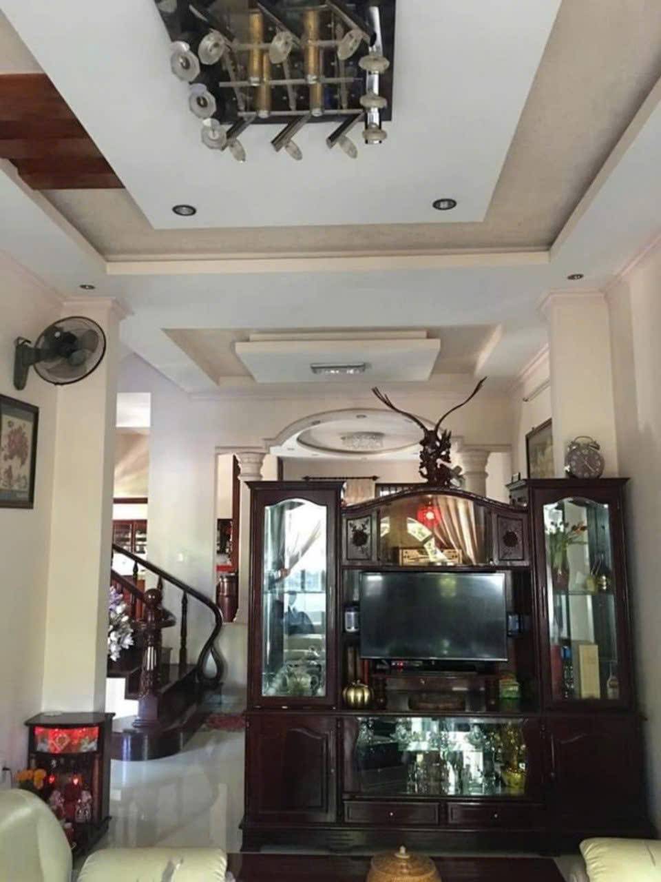 Bán Biệt Thự Mặt tiền Đường 30/4 - Phường 11- TP Vũng Tàu - 1.112M2  KT(14 x 77)M - TB- Giá: 45 Tỷ