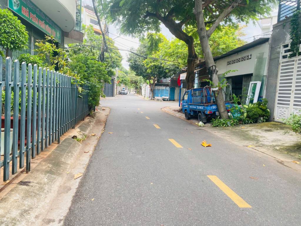 Bán Nhà 1 Trệt 2 Lầu Đường Nguyễn Trọng Quản, P. 8, Vũng Tàu - 100M2  KT(5 x 20)M - TB- Giá: 9.1 Tỷ