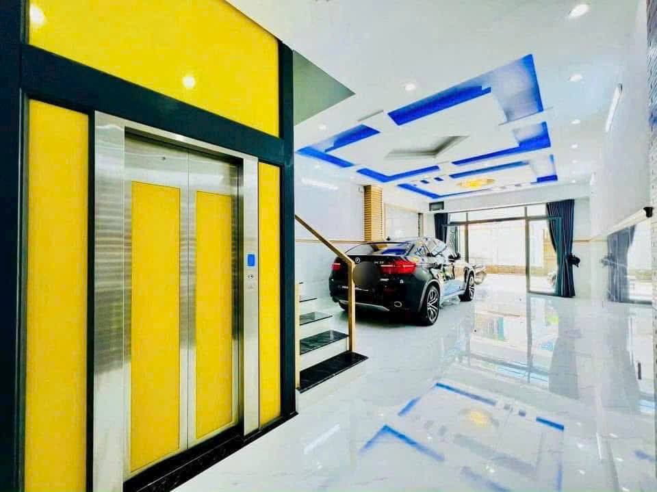 Bán Nhà  1 Trệt 4 Lầu (2 Mặt Tiền) Đường Lạc Long Quân, P. Vũng Tàu, HCM - 141M2  KT(5 x 28)M -ĐN- Giá: 17 Tỷ