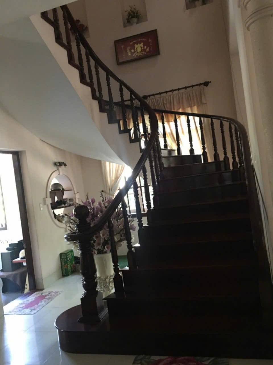Bán Biệt Thự Mặt tiền Đường 30/4 - Phường 11- TP Vũng Tàu - 1.112M2  KT(14 x 77)M - TB- Giá: 45 Tỷ
