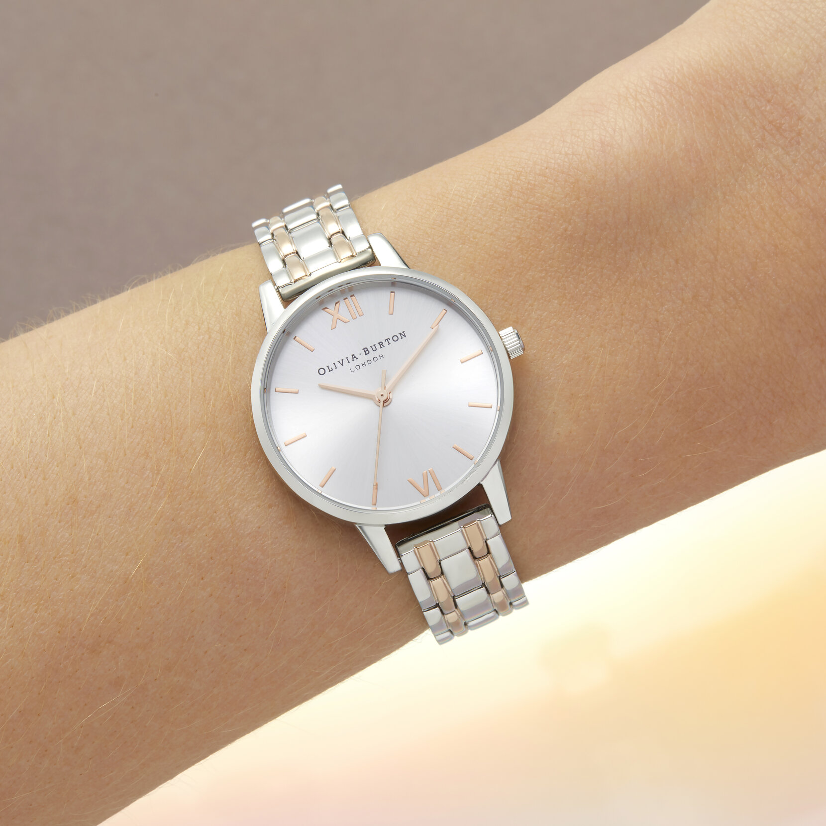 36MM Blush/RG 3H Ceramic,
Blush Powder Finish Dial, Crystal Detail, 3Link Bracelet
